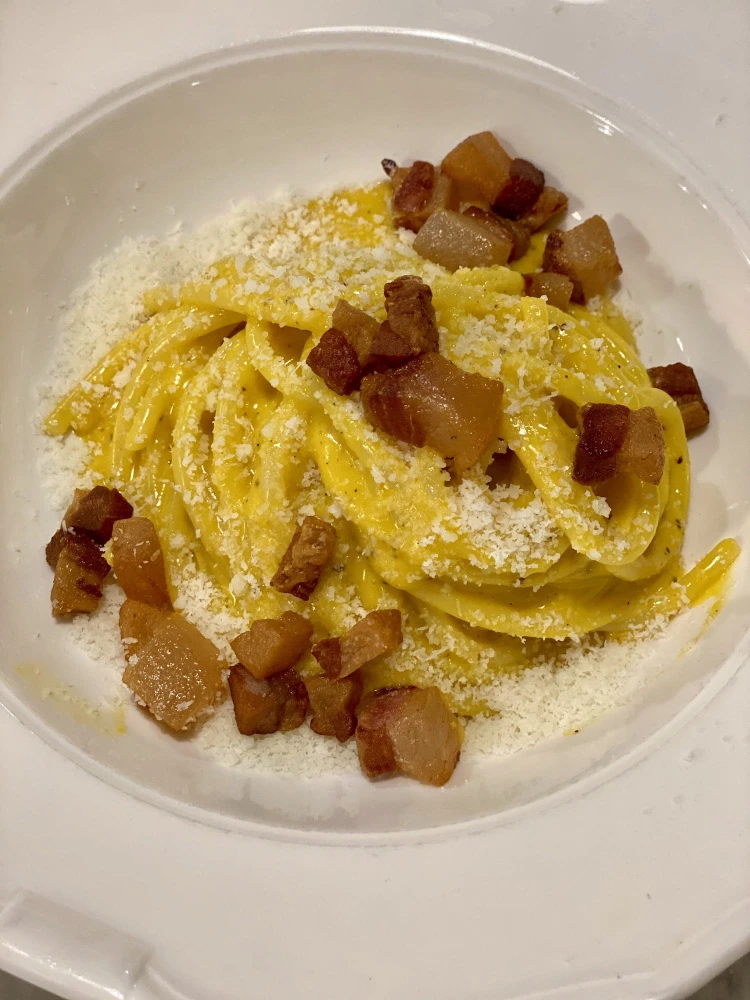 Egy apró, törékeny séfnő csinálja a világ legjobb carbonaraját, de az éttermébe nem csak emiatt érdemes elmenni_2