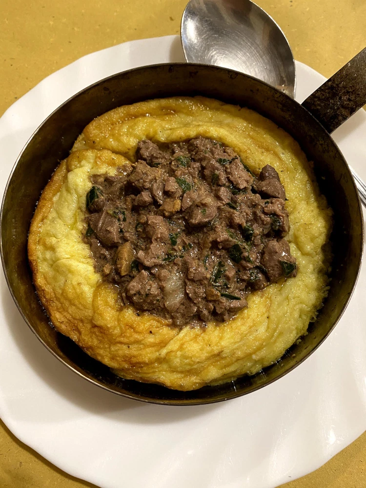 Egy apró, törékeny séfnő csinálja a világ legjobb carbonaraját, de az éttermébe nem csak emiatt érdemes elmenni_8