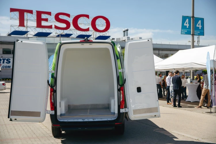 Mercedes e-furgonokkal újított a Tesco a kiszállításokhoz – fotógaléria_2