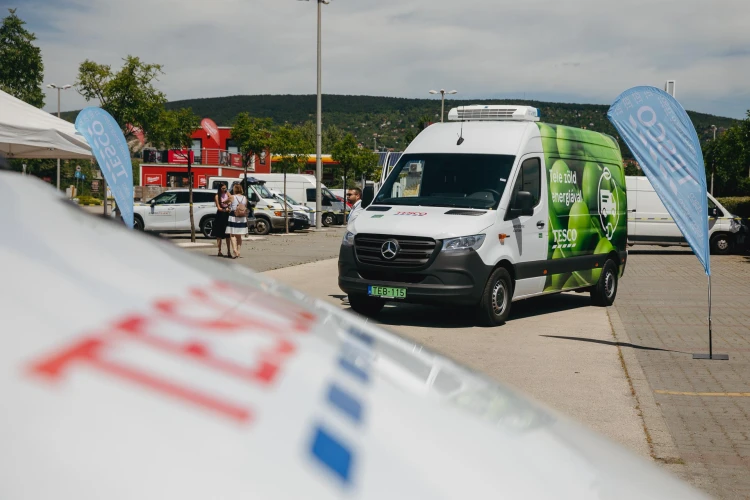 Mercedes e-furgonokkal újított a Tesco a kiszállításokhoz – fotógaléria_6