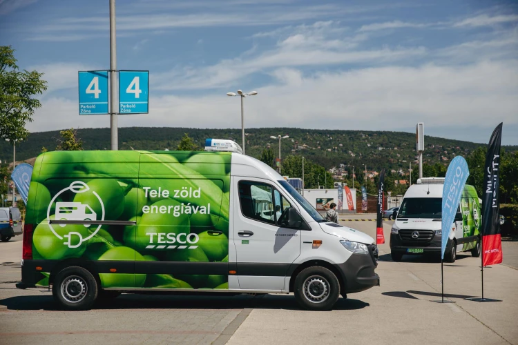 Mercedes e-furgonokkal újított a Tesco a kiszállításokhoz – fotógaléria_7