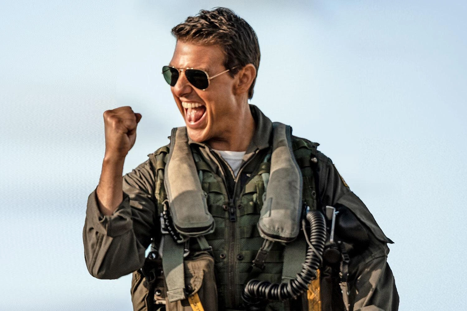 Tom Cruise röhögve szárnyal a minyonok, a dinók és a szuperhősök fölött