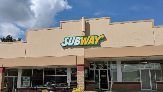 Egy nő beperli a Subwayt, mert állítja, nincs is tonhal a szendvicseikben