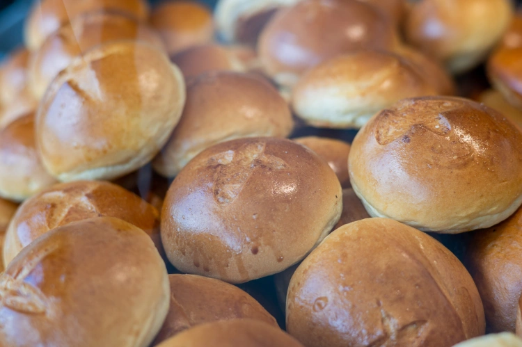 A jó kenyérért a felfoghatatlan árat is megfizetik – Gábor 42 évesen újított, pékvezér lett,  beállt a pult mögé is_0