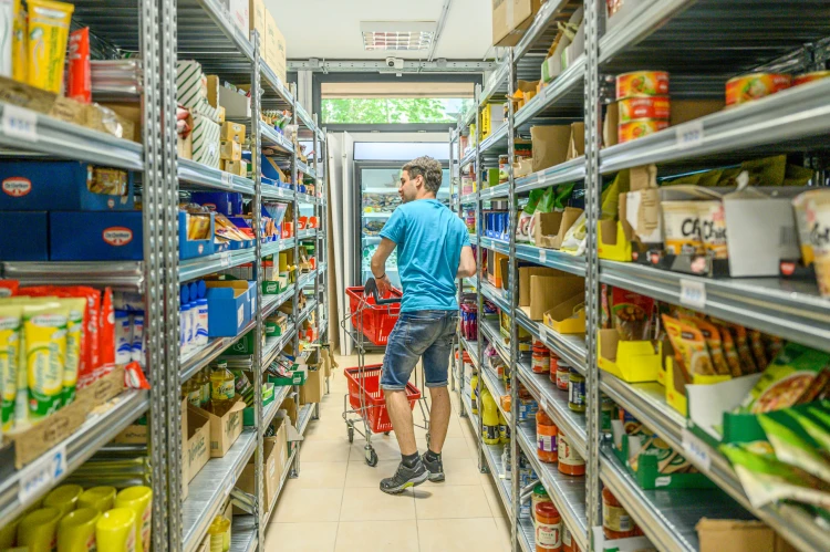Ez történik egy Wolt üzletben, ha éjfél előtt megkívánsz egy zacskó csipszet_6