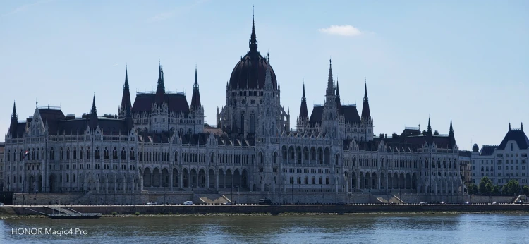 Jellegtelen luxus: mindent tud a nagyra törő kínai csúcstelefon_7