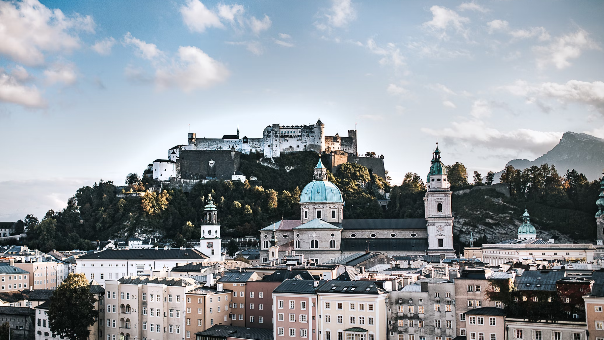 Mi köze van a komolyzenének a csatornavízhez? – A Salzburgi Ünnepi Játékok színfalai mögött jártunk