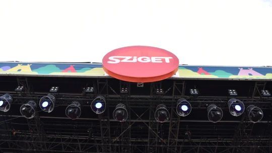 Utolsó pillanatos változás a Sziget nagyszínpadán