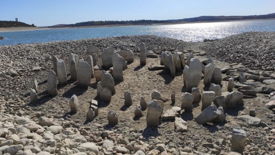 Ez is az aszállyal jár: mi is ez a spanyol Stonehenge, ami csak nagyon ritkán kerül elő?
