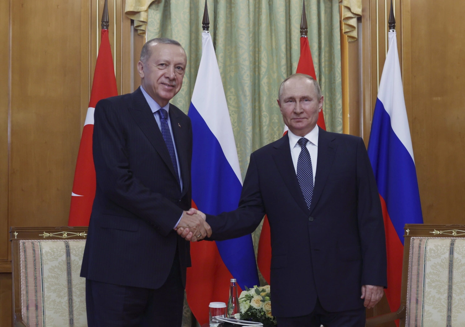 Megkétszerezték az orosz olajimportjukat a törökök, miközben Ukrajnát felfegyverzik