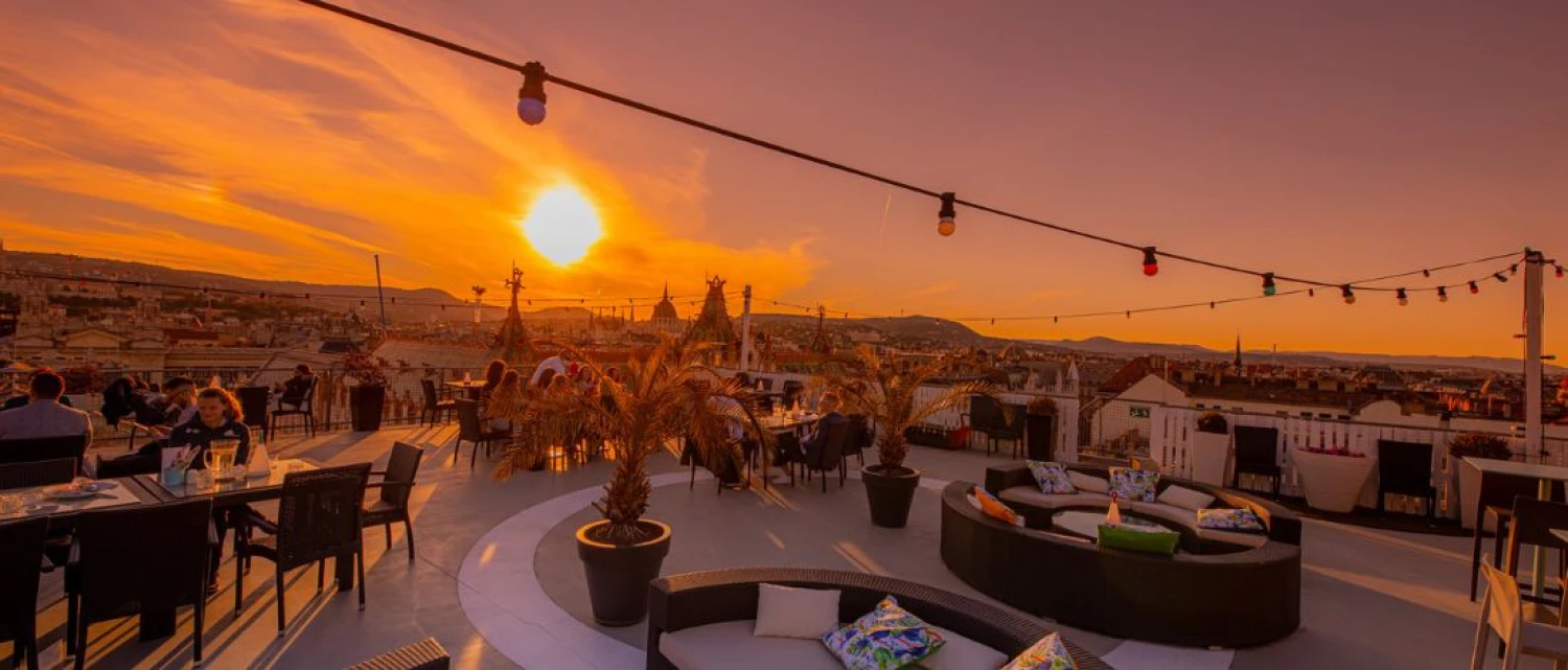 6 rooftop bár, ahol naplemente mellett élvezheted a koktélod