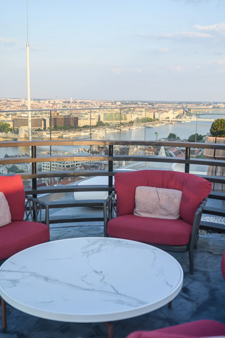 Így néz ki Budapest legújabb és legmenőbb rooftop koktélbárja és páratlan panorámája_3