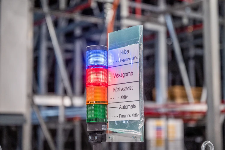 „Élmény volt itt targoncával száguldozni!” Mit tud egy 80 milliárdos, high-tech logisztikai központ? Megnéztük_18