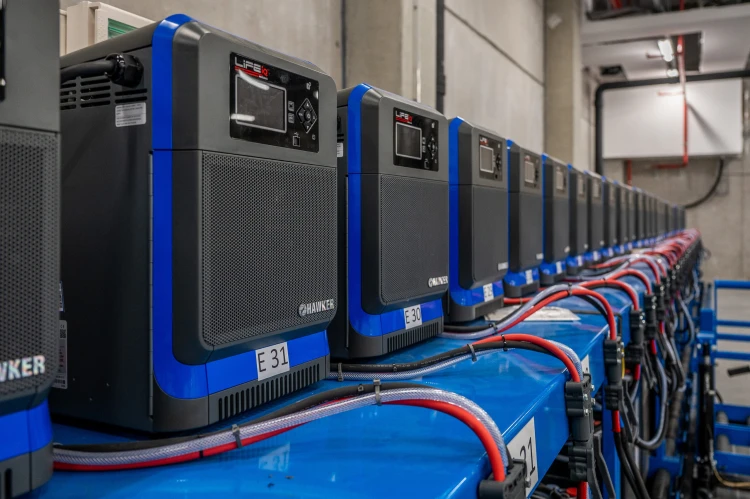 „Élmény volt itt targoncával száguldozni!” Mit tud egy 80 milliárdos, high-tech logisztikai központ? Megnéztük_33