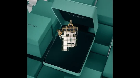 Tízmilliós luxusékszert csinál a Tiffany az egyik leghülyébb kriptoőrületből