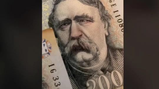 Még saját magát is alulmúlja a forint  – újabb fontos szintet vitt át