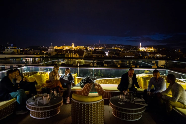6 rooftop bár, ahol naplemente mellett élvezheted a koktélod_4