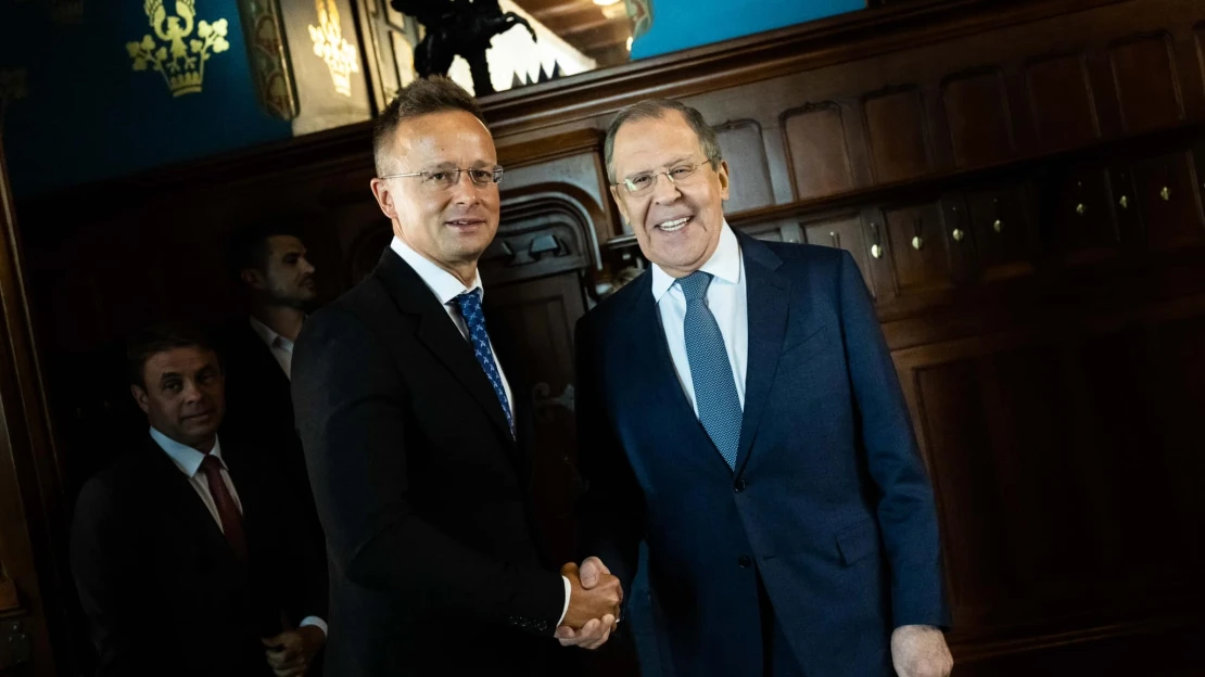 Újabb hangfelvételek kerültek ki Lavrov és Szijjártó beszélgetéseiről: európai uniós dokumentumokat is kapott az orosz külügyminiszter