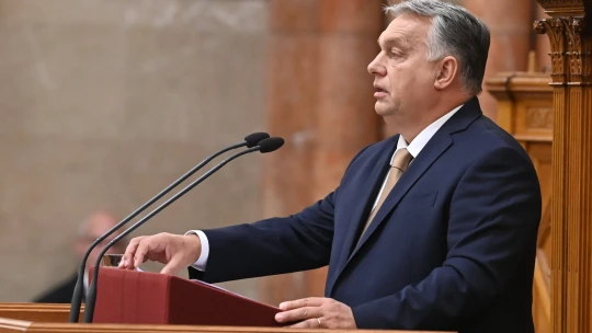 Orbán szerint az EU törpe, Oroszország az óriás  és mi maradnánk a törpékkel