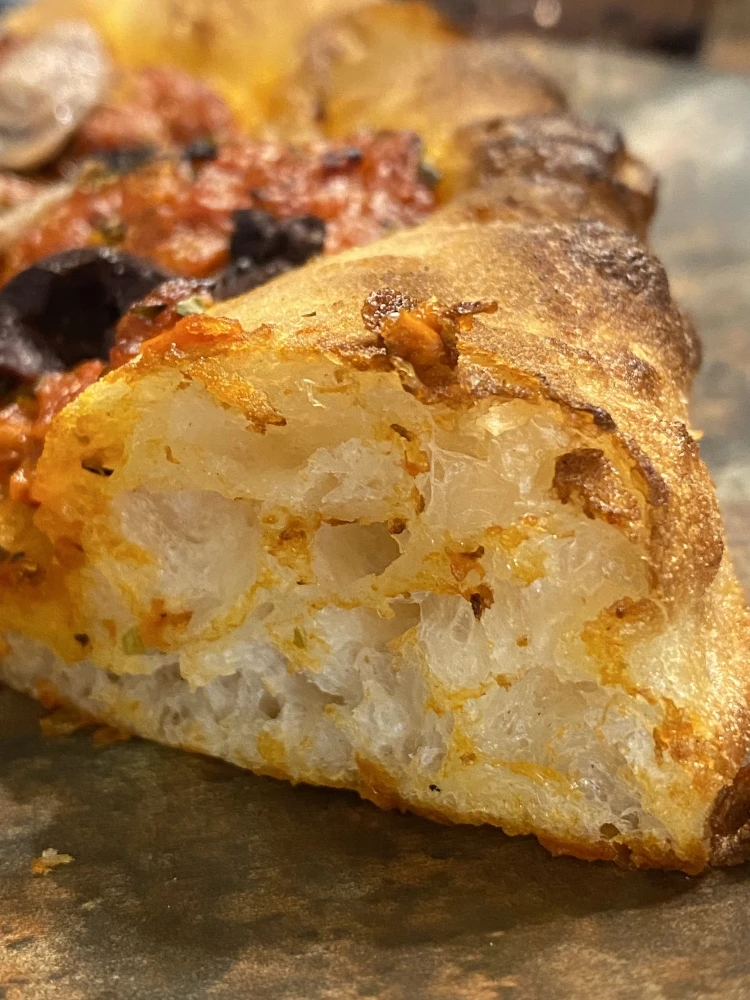 Melyik városban van a világ legjobb pizzája és a világ legnagyobb palotája?_6