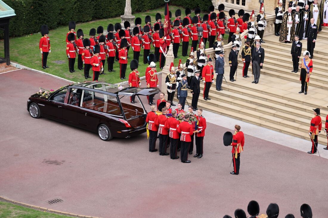 Erzsébet hű társai is a temetésen, végső búcsút vettek a királynőtől