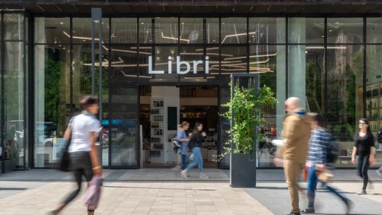 Melegellenes törvény a gyakorlatban: a Libri fóliával von be könyveket
