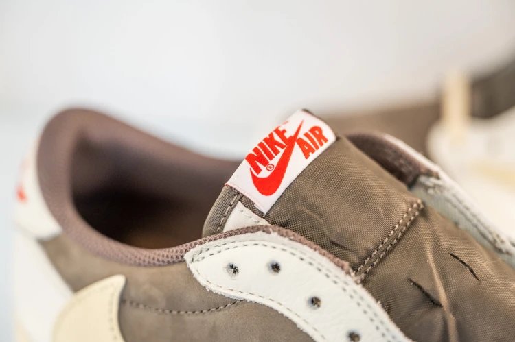 A középiskolában átnéztek rajta, de mire leérettségizett, igazi sneaker-paradicsomot épített_4