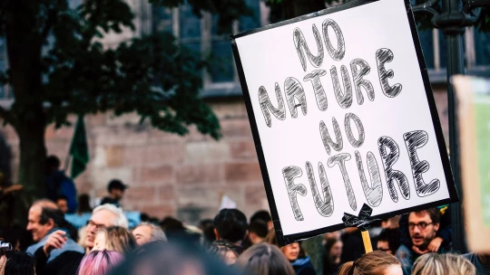 Elkezdhetik elzárni a pénzcsapot a fosszilis energiával üzletelő cégektől?