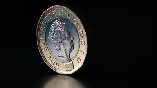 Így reagált az angol font és a forint II. Erzsébet halálhírére