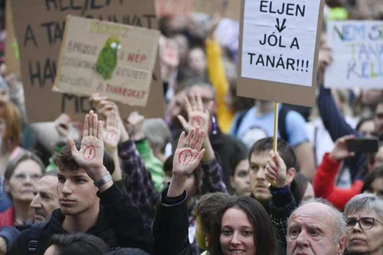 Újabb kommunikációs kampány pattant ki a kormány fejéből, több mint százmillióért