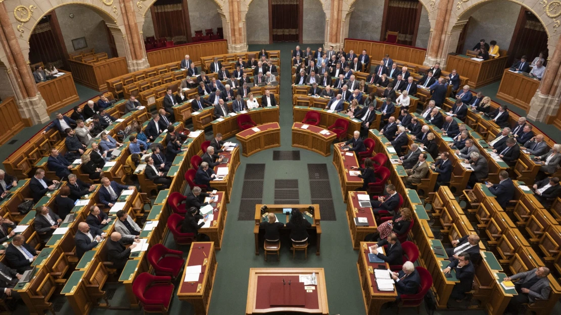 Tippelj, mekkora búcsúpénzt kapnak a távozó parlamenti képviselők