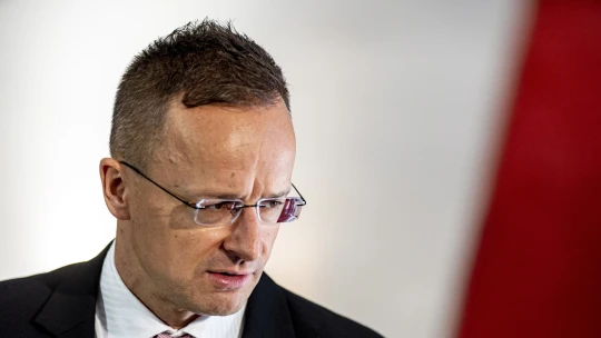 Szijjártó: 25 milliárdos autós beruházás jön ázsiai alkatrészgyártól