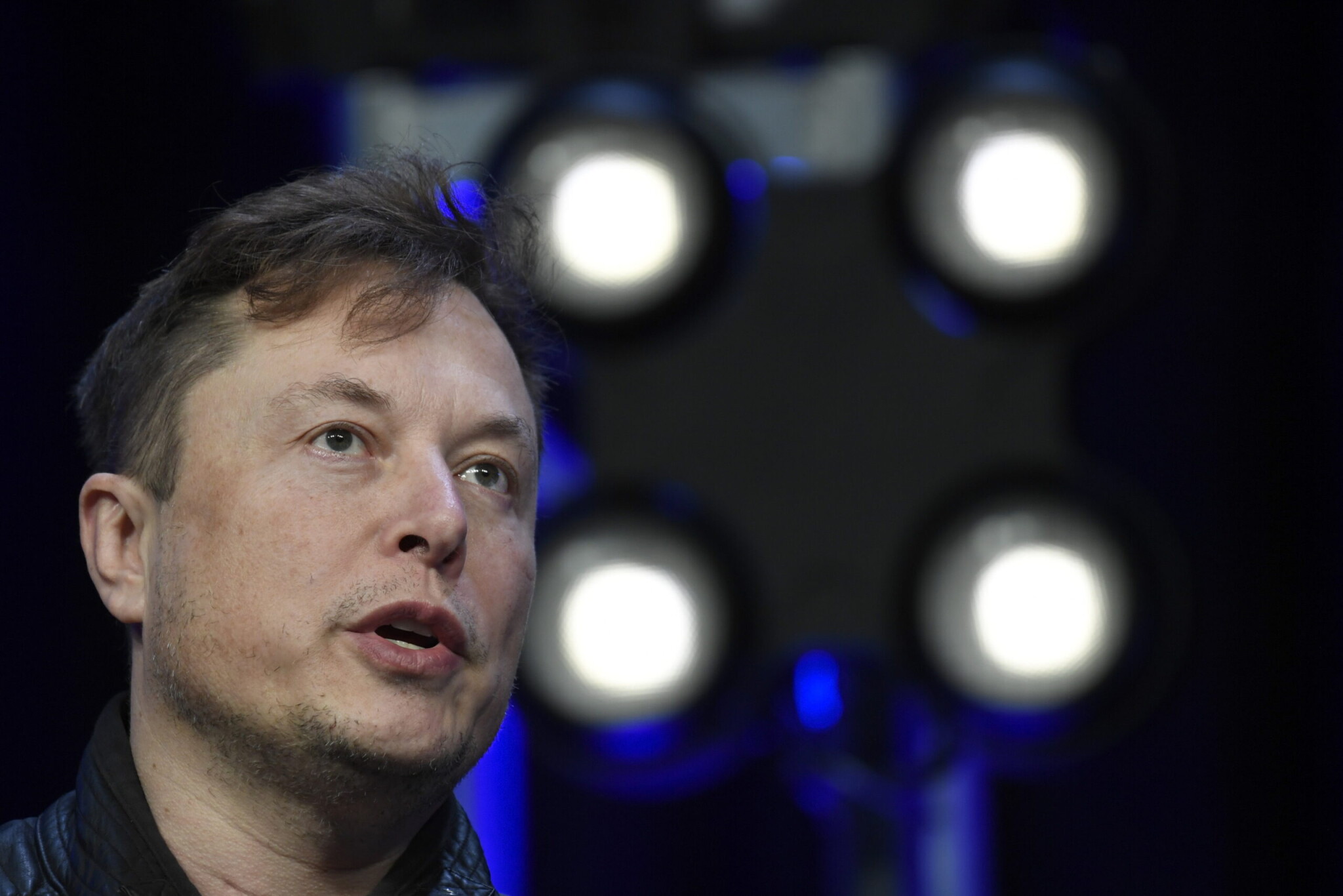 Elon Musknak vagy nagyon jó, vagy nem, de legalább fejlesztik a rejtélyes szuperappot