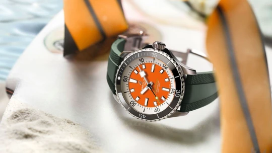 Luxusóra kétmillióért – vidám színekkel indul a vadonatúj Breitling