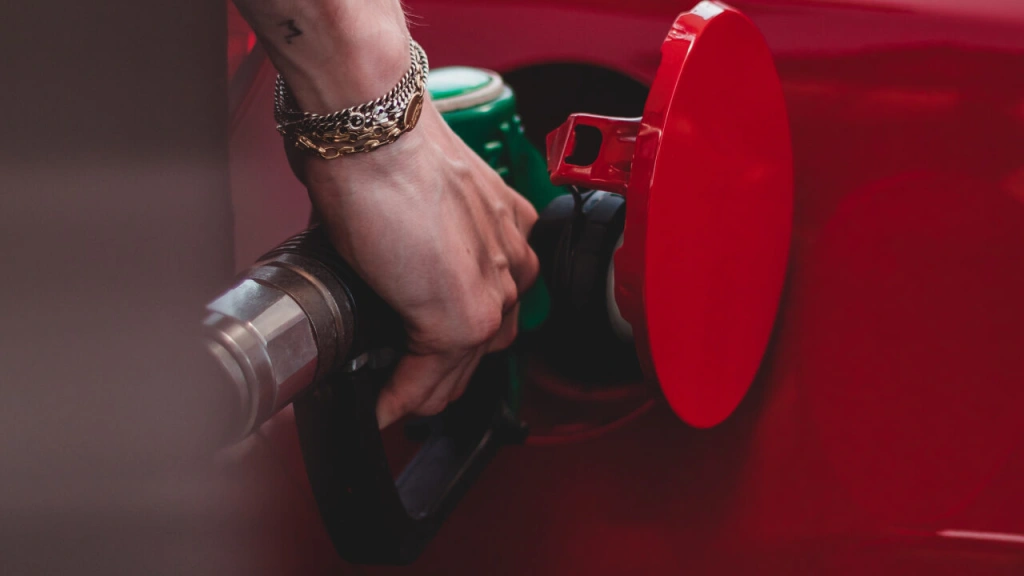 Tippelj, mennyivel kevesebb benzint vettek a magyarok tavaly