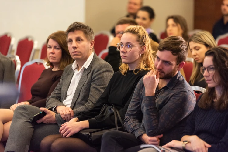 A sikerig olykor az éhségen vagy a halálos kórral való bátor szembenézésen keresztül vezet az út_10