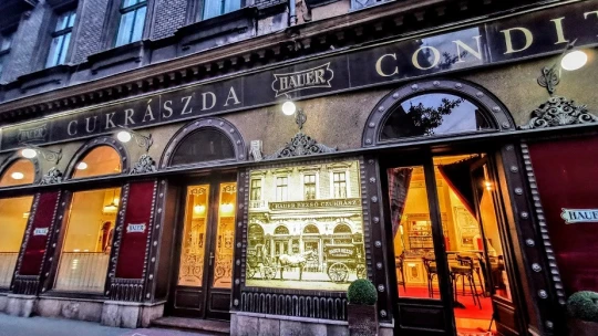 Áldozatául esett a válságnak a hányattatott sorsú, nagy múltú magyar cukrászda