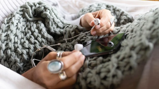 Pihentetőbb alvás, mentális frissesség — így segít ebben a telefonod