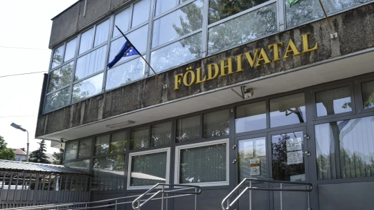 A rezsispórolás újabb áldozata: bezárnak a földhivatalok