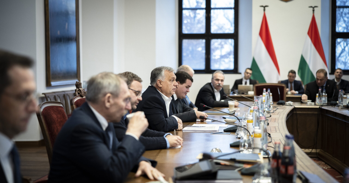 Tippelj, kinek a lánya lett vezérigazgató a lovasberényi kormányüdülőt megszerző cégben