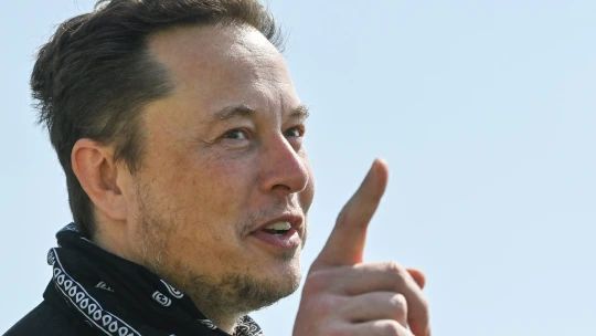 Zuckerberg: Komolytalan vagy! Musk: Te meg csirke!