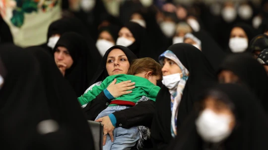 Irán: kínai technológiával figyelik a hidzsáb nélküli nők minden lépését