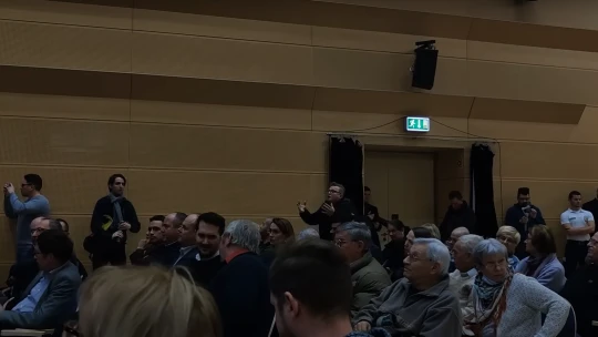 Videó: pfujolva fogadták Debrecenben a kínai akkumulátorgyárat