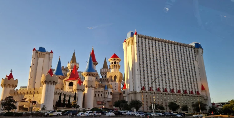 Menny és pokol egyszerre: körbefotóztuk Las Vegas hírhedt sétányát_37