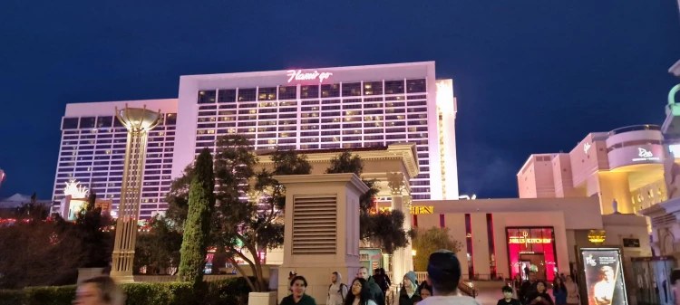 Menny és pokol egyszerre: körbefotóztuk Las Vegas hírhedt sétányát_3