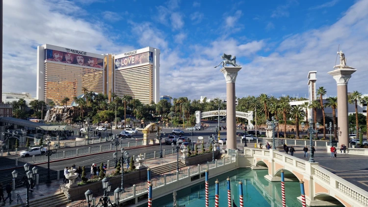 Menny és pokol egyszerre: körbefotóztuk Las Vegas hírhedt sétányát_40