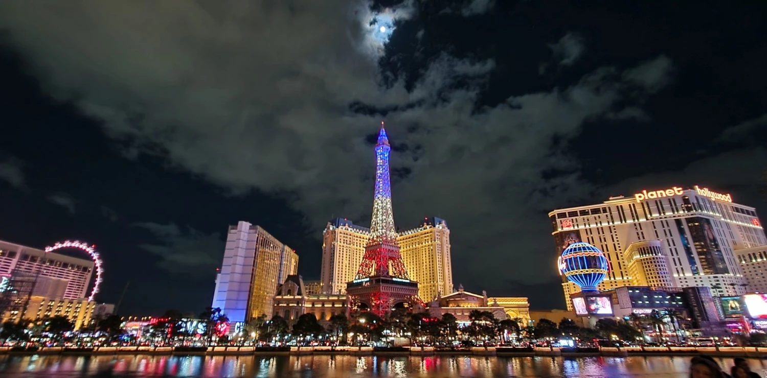Menny és pokol egyszerre: körbefotóztuk Las Vegas hírhedt sétányát