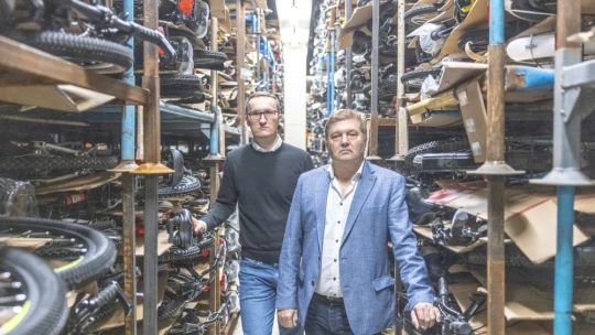 Vehettem volna luxusautót is, de akkor nem lenne raktár