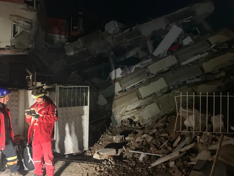 Borzasztó körülmények között mentik az életeket a magyarok Törökországban_1