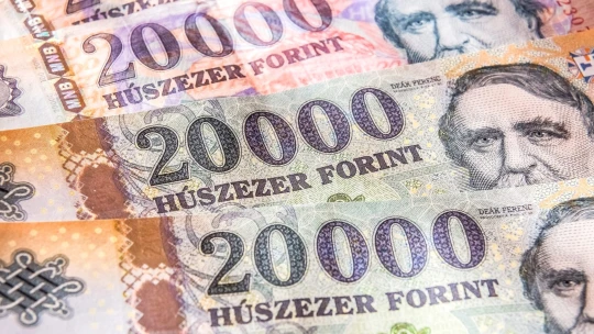 Lendületben a forint